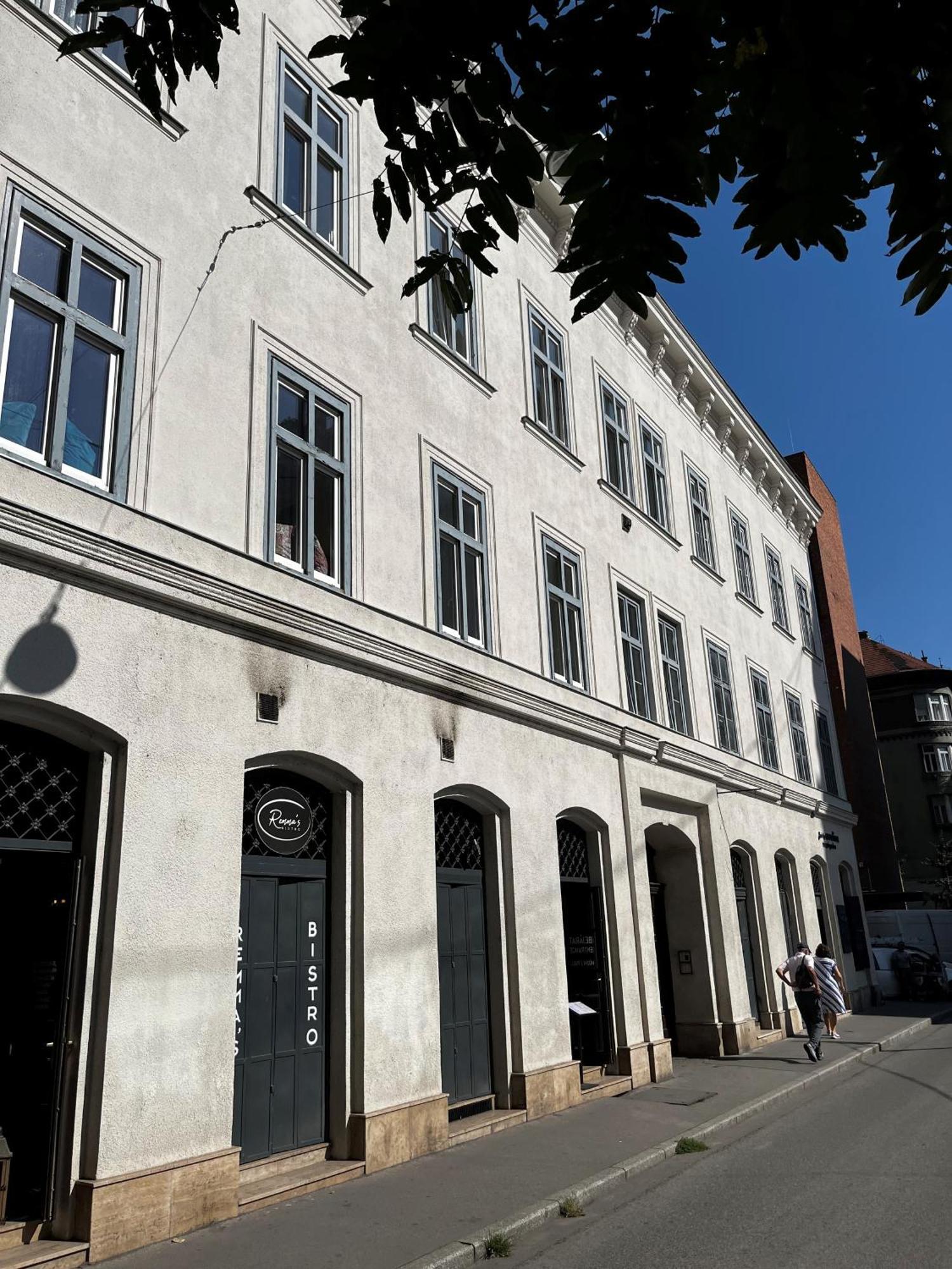 Quiet Rooms In The Bustling City Center Budapeste Exterior foto
